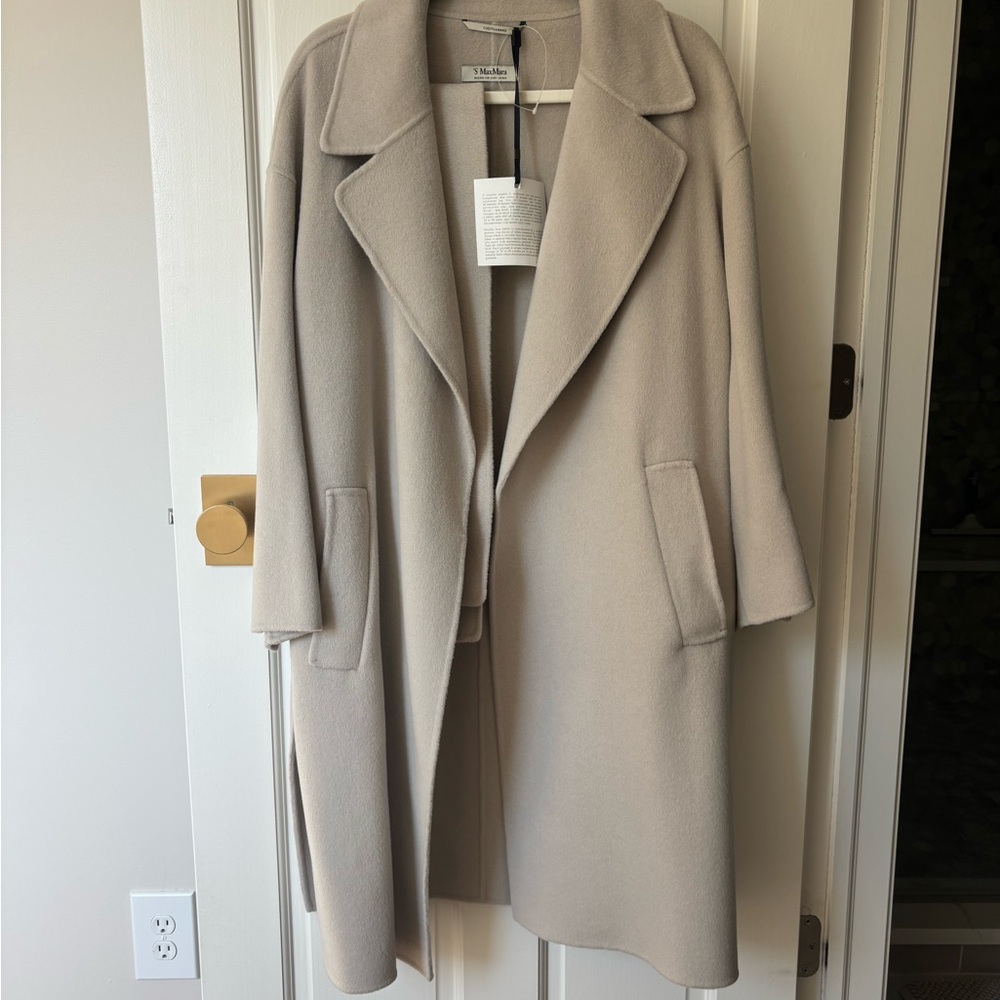 MaxMara Soft Bone/Ecru/greige Wool Coat. - Picture 2 of 12